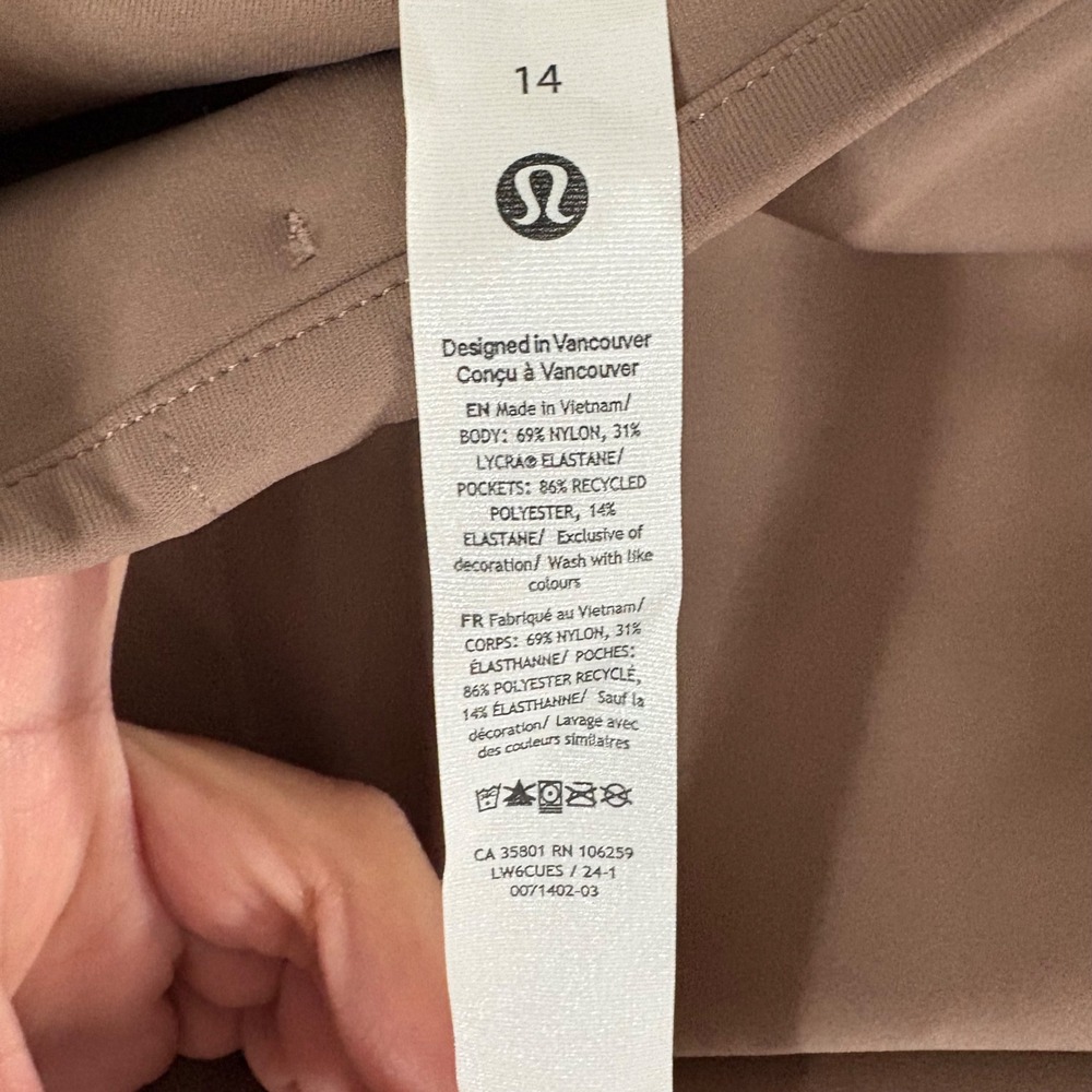 NWT‎ Lululemon Smooth Pull On High Rise Crop Pant Tan 14 Taupe Trouser Work - Picture 3 of 8